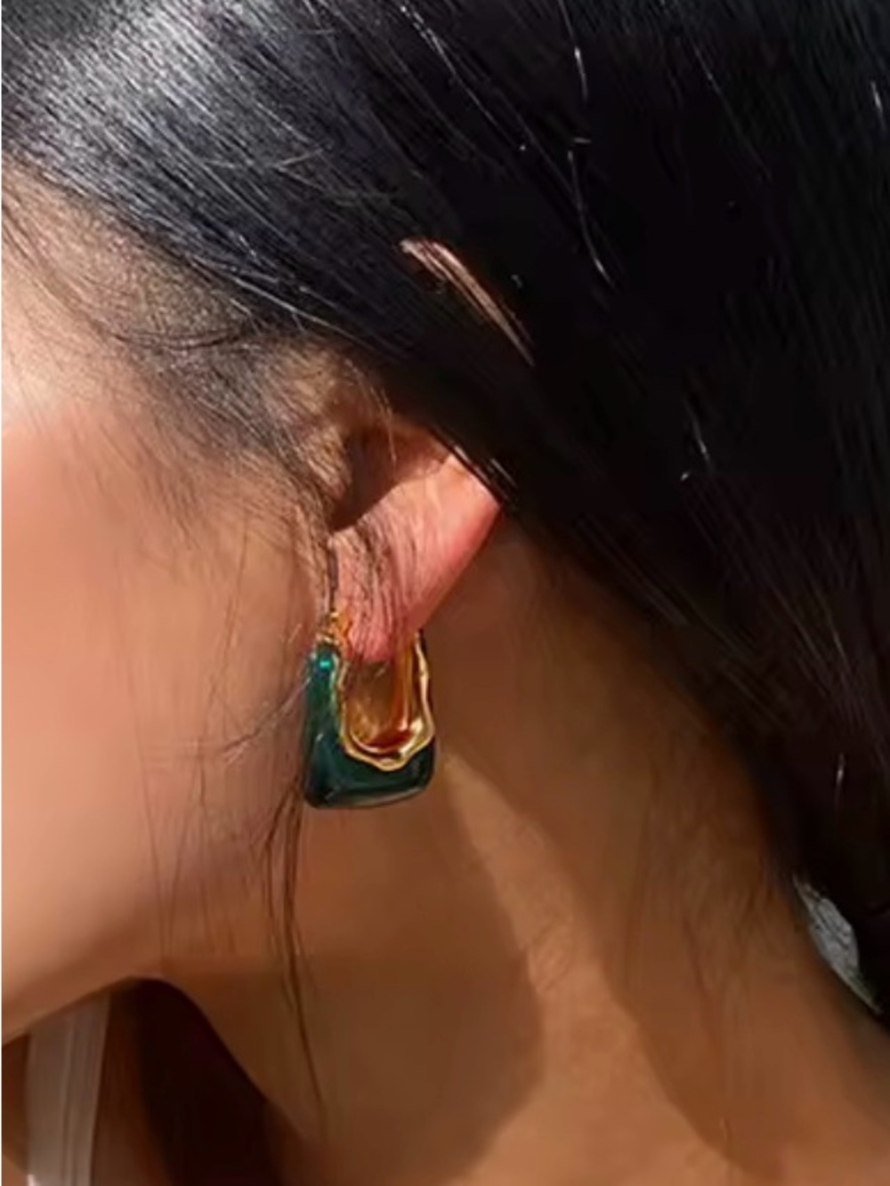 Emerald Green Resin Geometric Hoop Earrings Gold Tone Chunky Statement Jewelry